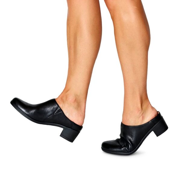 NEW Dansko Carrie Clogs - Nubuck For Women in black 563 - Picture 1 of 9